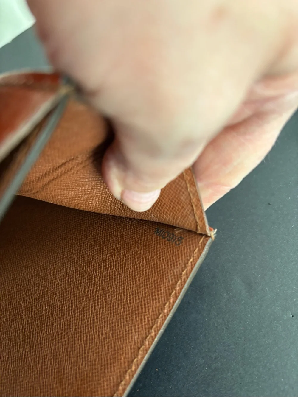 Louis Vuitton Epi Porte / briefcase - Picture 14 of 16